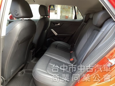 2018 Audi Q2 35 TFSI Luxury　升級carplay／車況佳／第三方認證／原鈑件