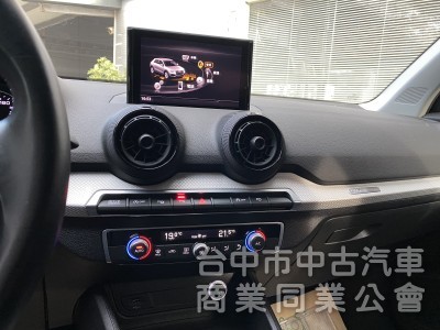 2018 Audi Q2 35 TFSI Luxury　升級carplay／車況佳／第三方認證／原鈑件