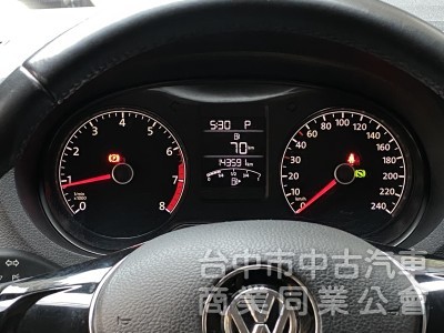 2015 Volkswagen Polo 1.6 HL　原鈑件/原廠保養/實用代步小車/棕色
