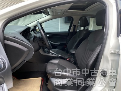 2017 Ford Focus 5D EcoBoost 180汽油頂級運動型　原廠保養／原鈑件／低里程／超香！！