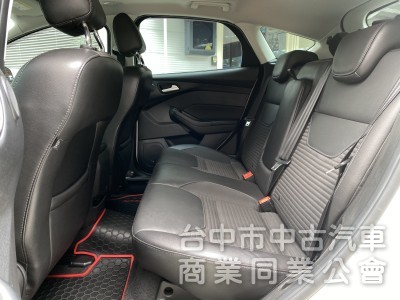 2017 Ford Focus 5D EcoBoost 180汽油頂級運動型　原廠保養／原鈑件／低里程／超香！！
