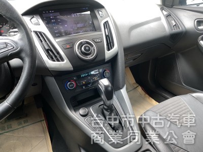 2017 Ford Focus 5D EcoBoost 180汽油頂級運動型　原廠保養／原鈑件／低里程／超香！！