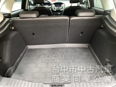 2017 Ford Focus 5D EcoBoost 180汽油頂級運動型　原廠保養／原鈑件／低里程／超香！！