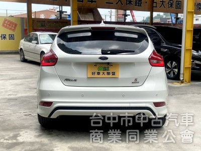 2017 Ford Focus 5D EcoBoost 180汽油頂級運動型　原廠保養／原鈑件／低里程／超香！！