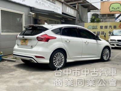 2017 Ford Focus 5D EcoBoost 180汽油頂級運動型　原廠保養／原鈑件／低里程／超香！！