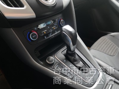 2017 Ford Focus 5D EcoBoost 180汽油頂級運動型　原廠保養／原鈑件／低里程／超香！！