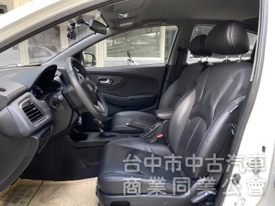 2019 Luxgen U5 智行版 1.6　一手車原鈑件／超低里程／內裝超美／360環景／倒車顯影／超級實惠