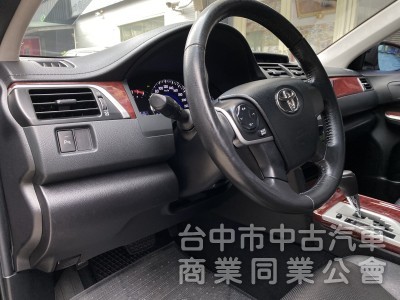 2014 Toyota Camry 2.0 E 　大空間／內裝美／抬顯／原鈑件／第三方認證／現車在店