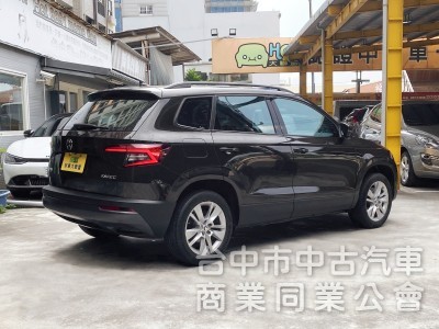 2018 Skoda Karoq 1.5 TSI 菁英版　carplay／原鈑件／原廠保養／ACC／Ikey摸門／電尾