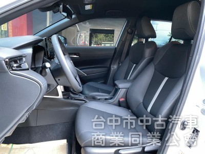 2023 Toyota Corolla Cross 1.8 GR Sport　僅跑8400km／原鈑件原漆／原廠保固中