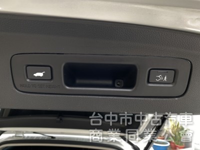 2022 HR-V Prestige尊榮版　一手女用車／原鈑件／原廠保養／電尾門／Carplay／無線充