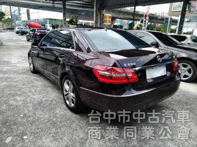 拼俗價  BENZ E200  2011年式  最受歡迎 優質美車 ....                      