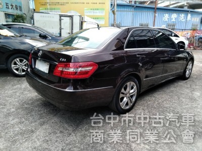 拼俗價  BENZ E200  2011年式  最受歡迎 優質美車 ....                      
