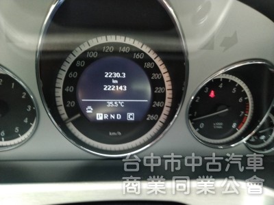 拼俗價  BENZ E200  2011年式  最受歡迎 優質美車 ....                      