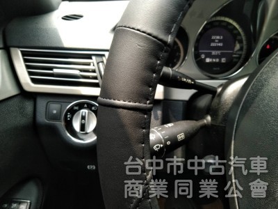 拼俗價  BENZ E200  2011年式  最受歡迎 優質美車 ....                      