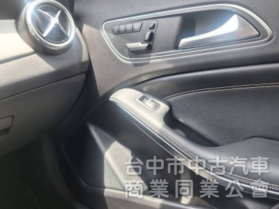 拼俗價  BENZ GLA250  2016年式  最受歡迎 SUV優質美車 ....                 