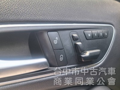 拼俗價  BENZ GLA250  2016年式  最受歡迎 SUV優質美車 ....                 