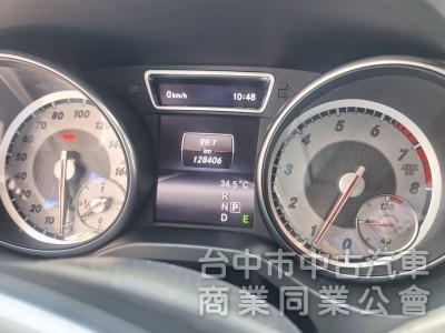 拼俗價  BENZ GLA250  2016年式  最受歡迎 SUV優質美車 ....                 