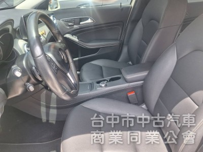拼俗價  BENZ GLA250  2016年式  最受歡迎 SUV優質美車 ....                 