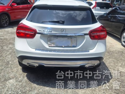 拼俗價  BENZ GLA250  2016年式  最受歡迎 SUV優質美車 ....                 