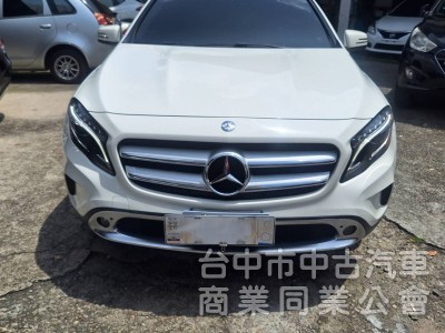 拼俗價  BENZ GLA250  2016年式  最受歡迎 SUV優質美車 ....                 