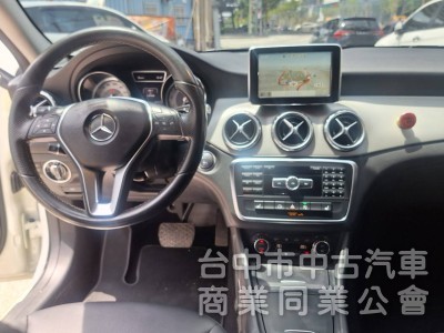 拼俗價  BENZ GLA250  2016年式  最受歡迎 SUV優質美車 ....                 