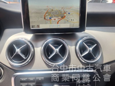 拼俗價  BENZ GLA250  2016年式  最受歡迎 SUV優質美車 ....                 