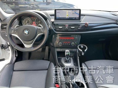 2013年BMW X1 20i 