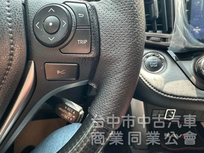 2017 TOYOTA RAV4 尊爵版  2.0L  原鈑件 ACC
