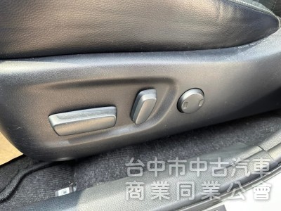 2017 TOYOTA RAV4 尊爵版  2.0L  原鈑件 ACC