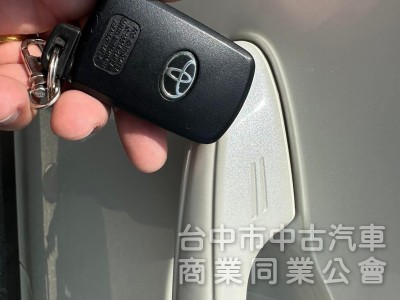 2017 TOYOTA RAV4 尊爵版  2.0L  原鈑件 ACC