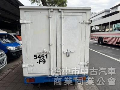 可全額貸 里程少 車美車況佳 全車無待修 買回即可上路~