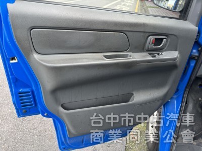 可全額貸 里程少 車美車況佳 全車無待修 買回即可上路~
