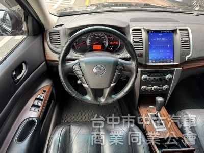 空間舒適 車美車況佳 買回即可上路~