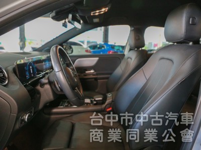 Mercedes-Benz GLA GLA180 2022款 手自排