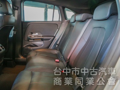 Mercedes-Benz GLA GLA180 2022款 手自排