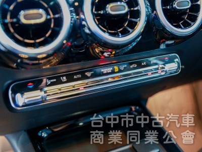 Mercedes-Benz GLA GLA180 2022款 手自排