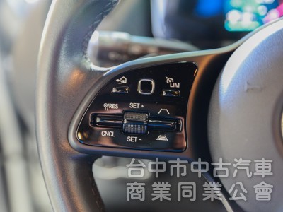 Mercedes-Benz GLA GLA180 2022款 手自排