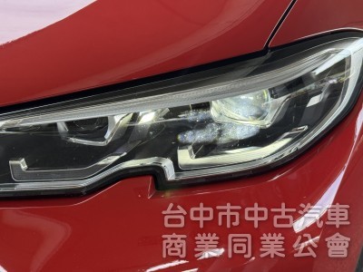 BMW 3-Series Sedan 2022款 318i Luxury 白金極智版 紅色