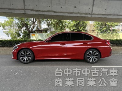 BMW 3-Series Sedan 2022款 318i Luxury 白金極智版 紅色