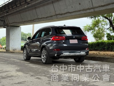 BMW X5 2020款 xDrive40i 旗艦版