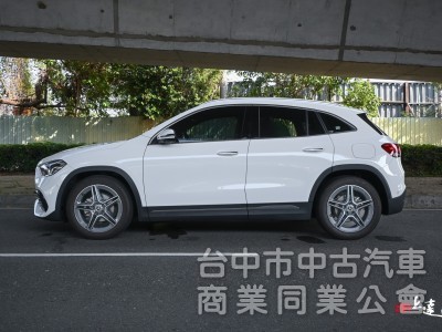 2023 M-Benz GLA 180豪華版