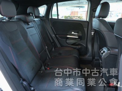 2023 M-Benz GLA 180豪華版