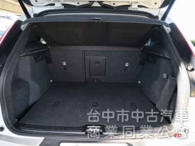 2023 Volvo XC40 Plus T2