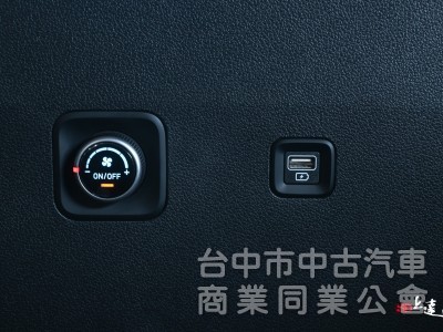 2023 Hyundai Custin GLT-B VIP 