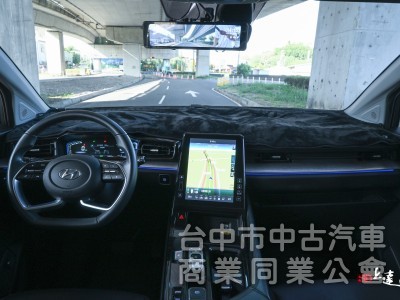 2023 Hyundai Custin GLT-B VIP 