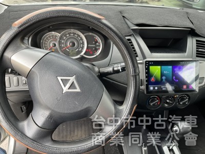 2018年 ZINGER 2.4 好開耐操空間大 可變客貨車