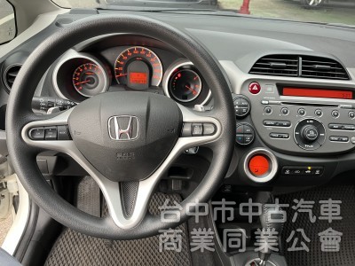 2012年 FIT VTI-S版 白色 原鈑件 定速