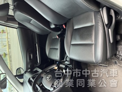 2017年 Prius C 白色 一手女用車 實跑3萬多公里！