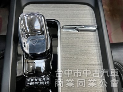 Volvo(富豪)XC-60 T8 Inscription 2.0 氣壓懸吊 電尾門 通風座椅